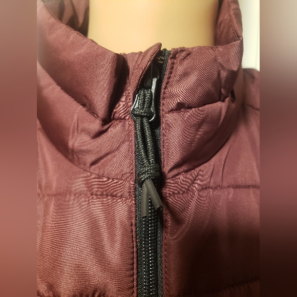 Aeropostale Remixed Down Burgundy Vest- Sz S - Picture 10 of 10